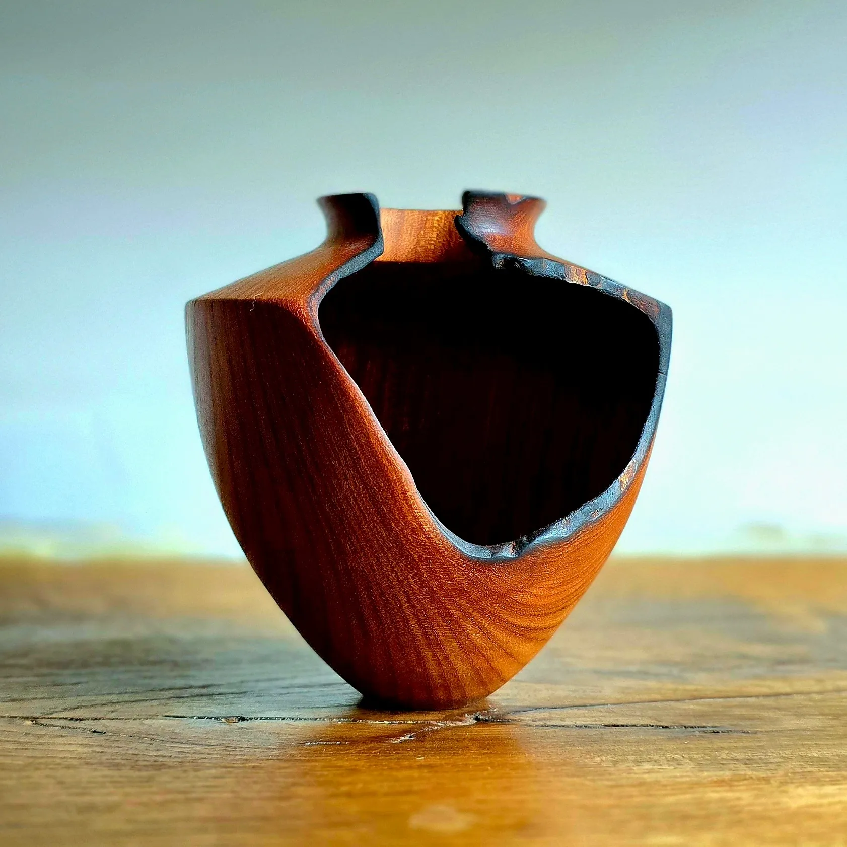 Vase en bois tourné, tournage sur bois artistique